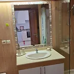 Апартаменти Cozy 2 Bedroom In Адехе