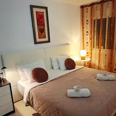 Cozy 2 Bedroom In Апартаменты *