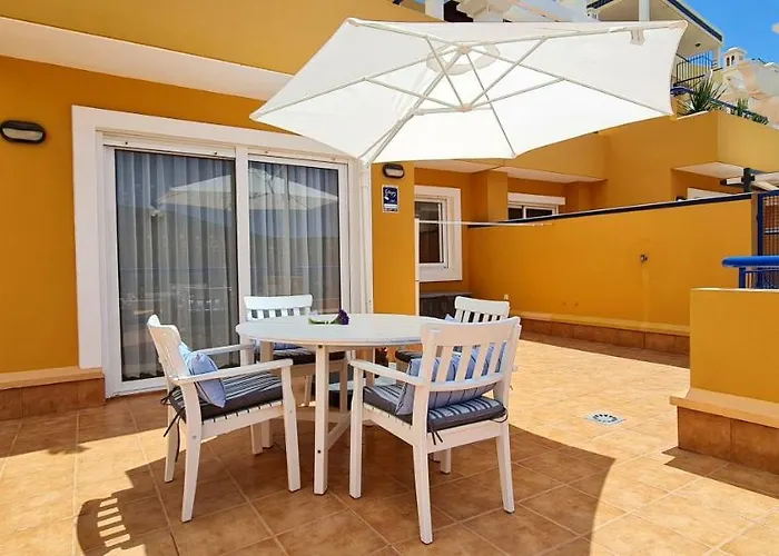 Cozy 2 Bedroom In Апартаменты