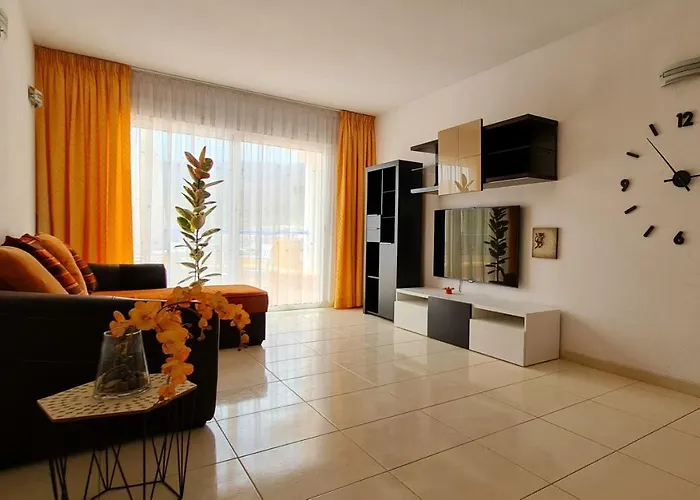 Cozy 2 Bedroom In * Адехе