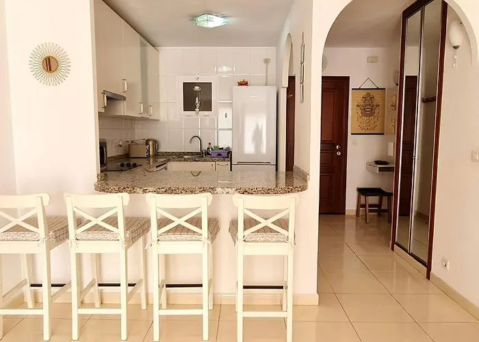 Cozy 2 Bedroom In * Адехе