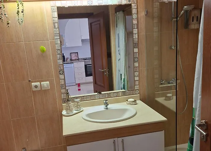 Апартаменты Cozy 2 Bedroom In Адехе