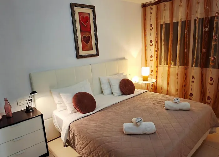 Cozy 2 Bedroom In Апартаменты *